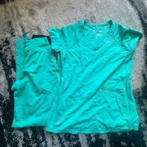 Healing Hands HH360 green scrub set in Small